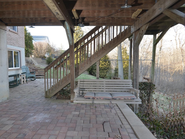 view of terrace with ceiling fan