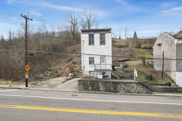 Listing photo 3 for 1261 W Pike St, Covington KY 41011