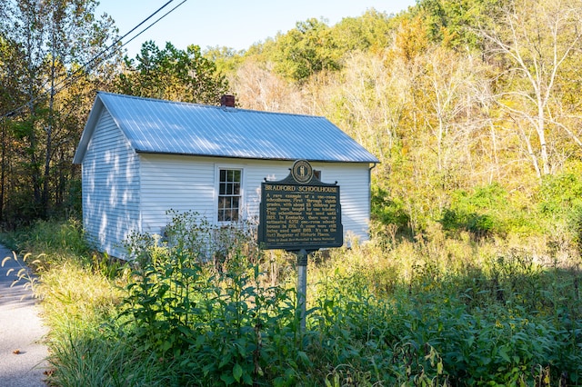 view of outdoor structure