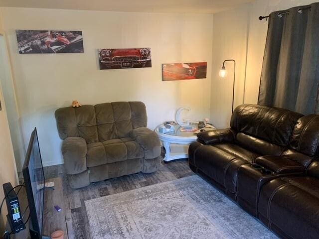 105 Kelly Ct, Owenton, KY 40359 - living area with wood finished floors
