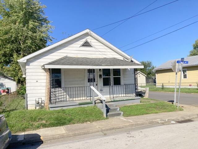 bungalow-style house with covered porch