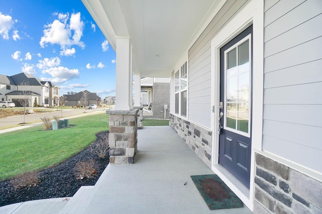 view of patio featuring covered porch