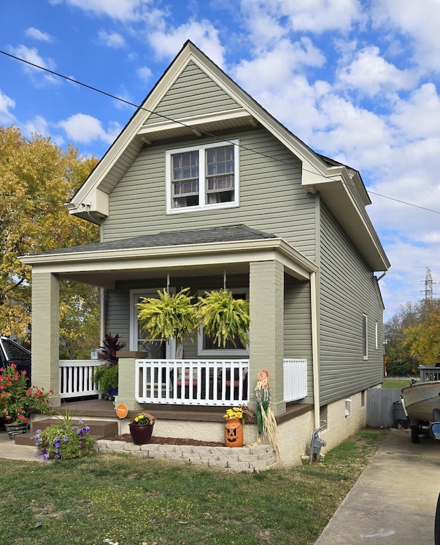 view of front of property featuring covered porch