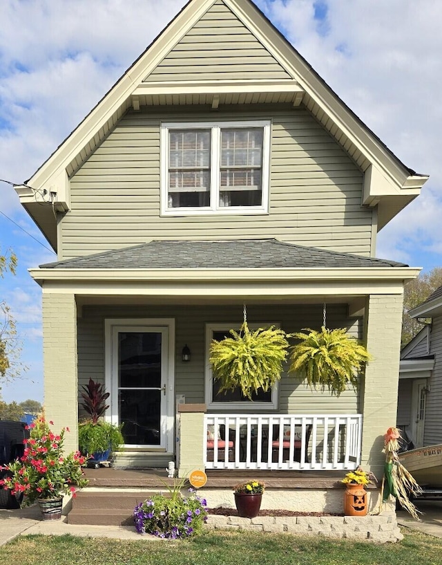 view of front property