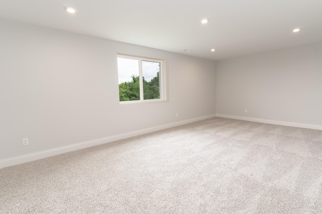 spare room with carpet flooring