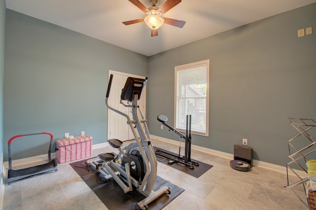 exercise room featuring ceiling fan