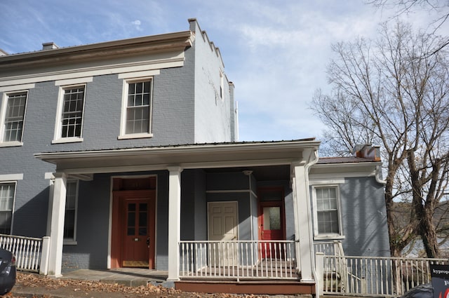 view of front facade with covered porch