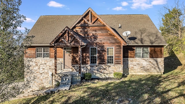 view of front of property with a front yard