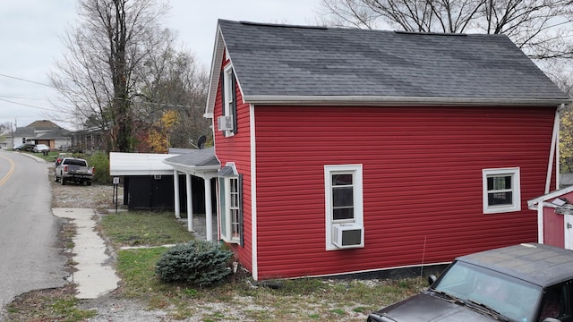 view of home's exterior