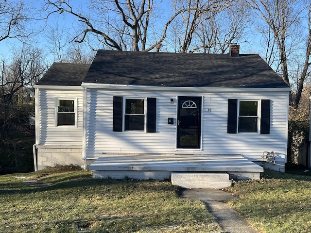 view of front of house featuring a front yard