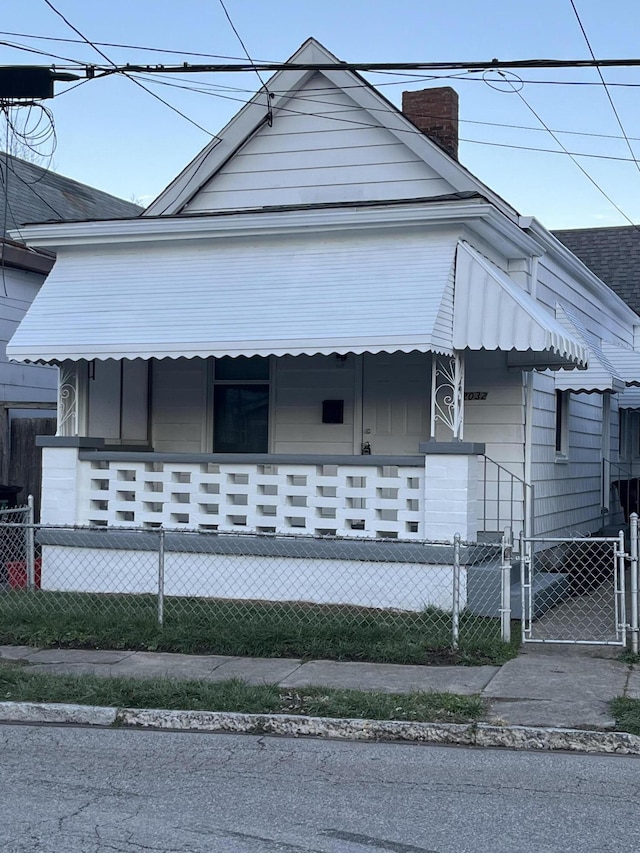 view of front facade featuring a porch