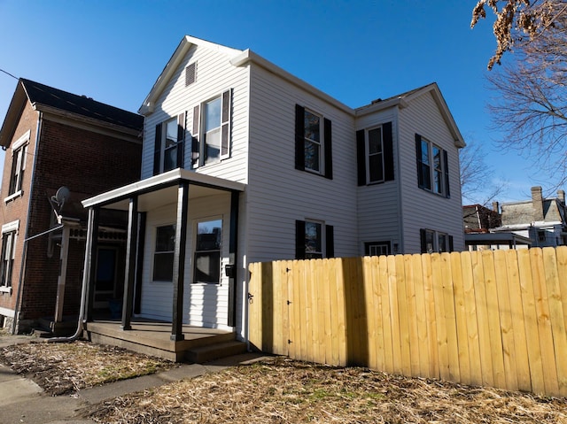 view of front of property