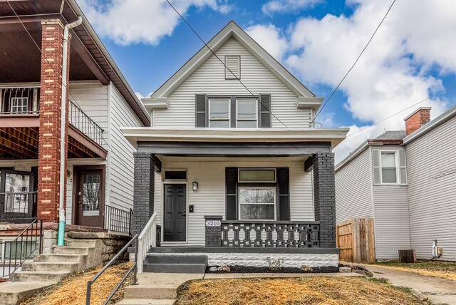 view of front of home featuring covered porch