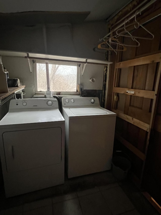 laundry area with washer and clothes dryer