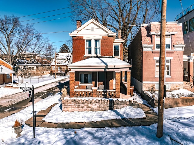 view of front of property featuring a porch