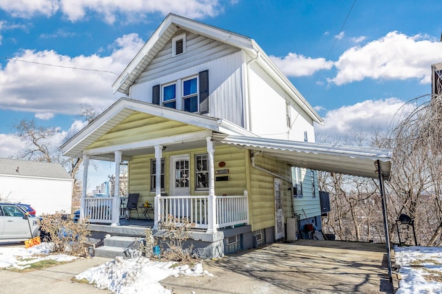 view of front of house featuring a porch