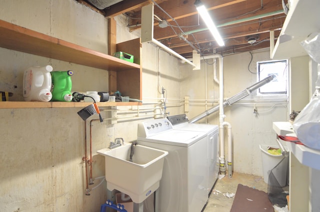 332 Swan Cir, Elsmere, KY 41018 - laundry area with washing machine and clothes dryer