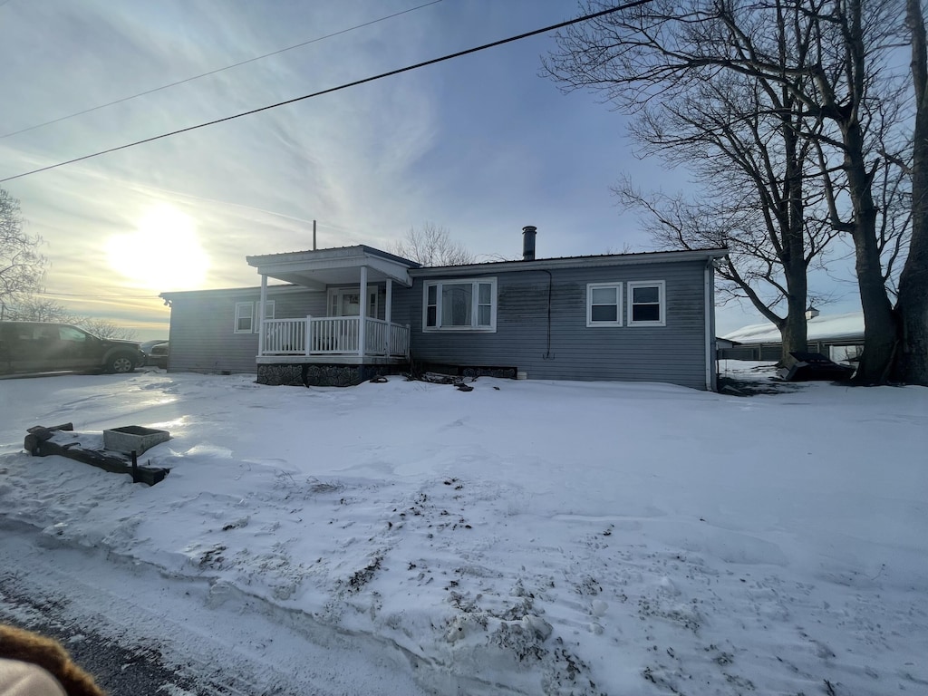 view of front of home featuring covered porch