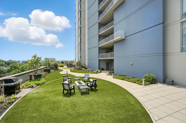 400 Riverboat Row Unit 605, Newport, KY 41071 - view of home's community with a yard