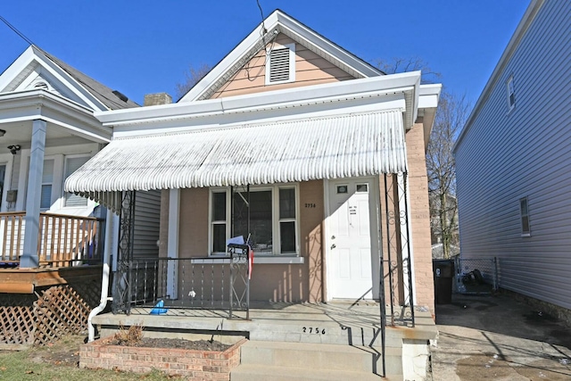 view of front of property with covered porch