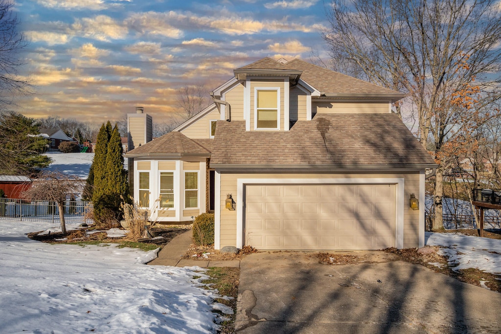 view of front property featuring a garage