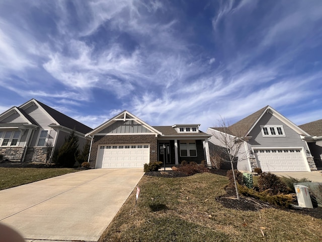 view of front of house with a porch and a front lawn