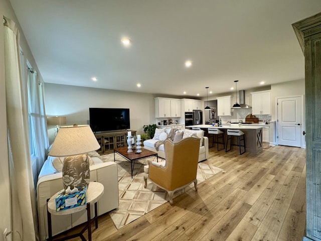 1516 Brumfield Ct, Union, KY 41091 - living area featuring light wood-style flooring and recessed lighting