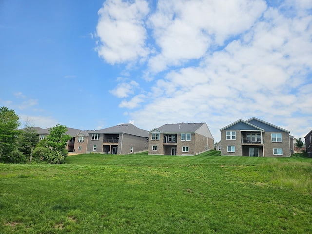 1516 Brumfield Ct, Union, KY 41091 - back of property with a yard