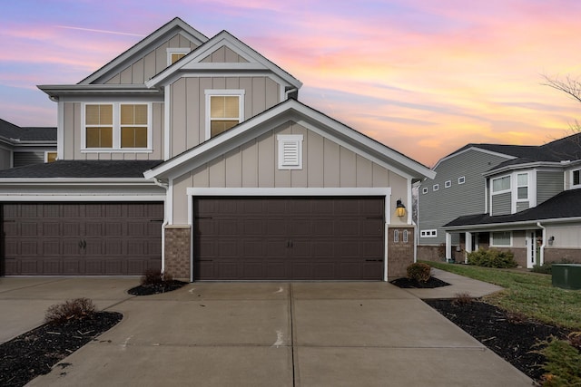 view of front of property featuring a garage