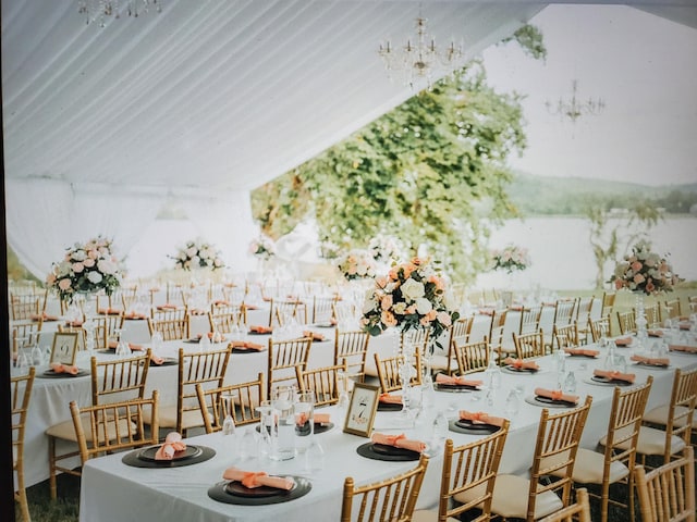 dining room featuring a notable chandelier