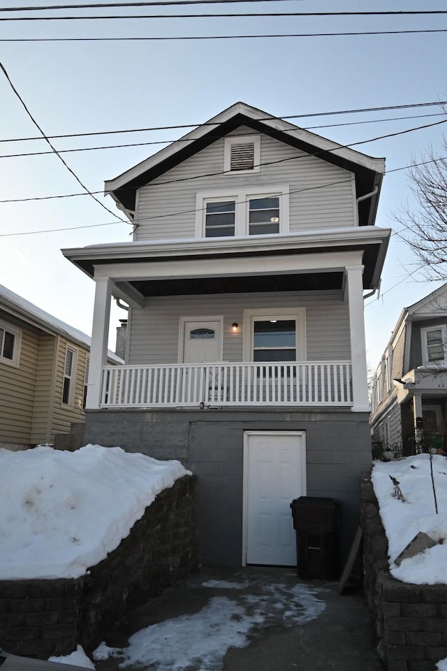 view of front facade with a porch