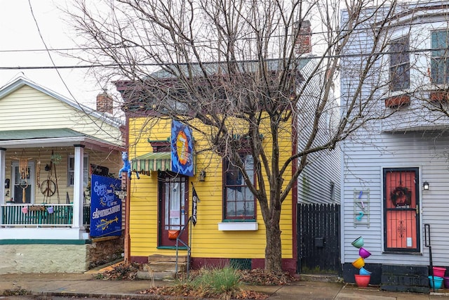 view of front of house