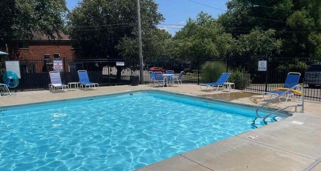 7013 Curtis Way Unit 7013, Florence, KY 41042 - community pool with a patio area