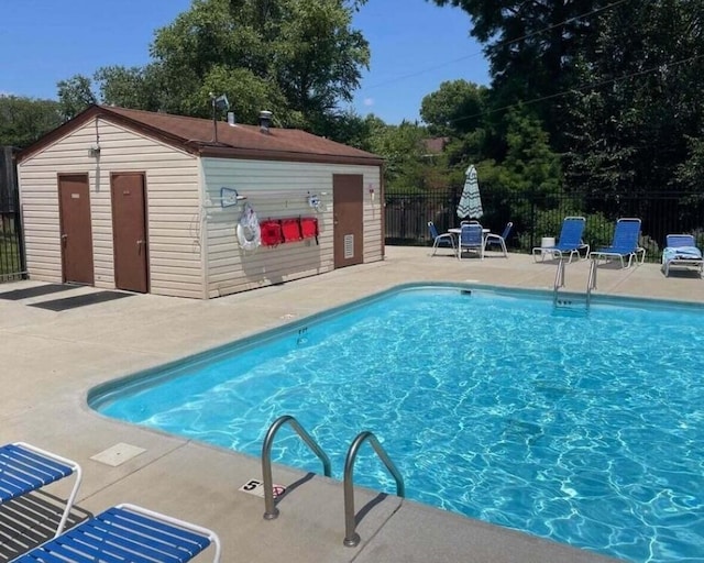 7013 Curtis Way Unit 7013, Florence, KY 41042 - community pool featuring a patio area and an outdoor structure