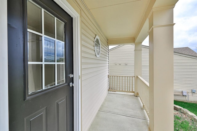 2041 Lafitte Ct, Union, KY 41091 - view of exterior entry featuring a porch