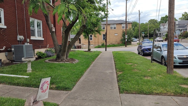 3009 Decoursey Ave, Covington, KY 41015 - surrounding community with a lawn and a residential view