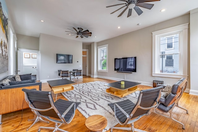 639 Watkins St, Covington, KY 41011 - living room featuring a ceiling fan, light wood-type flooring, and recessed lighting
