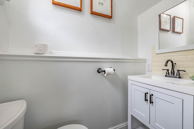 639 Watkins St, Covington, KY 41011 - half bathroom featuring toilet and vanity