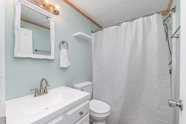 bathroom with curtained shower, a textured ceiling, toilet, and vanity