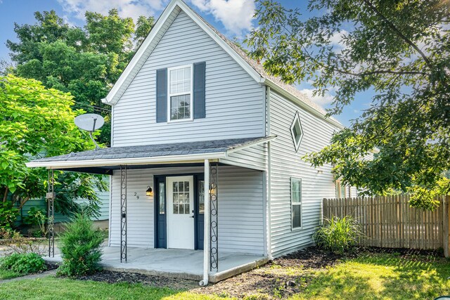 29 Race St, Dry Ridge, KY 41035 - view of front facade with a porch and a shingled roof