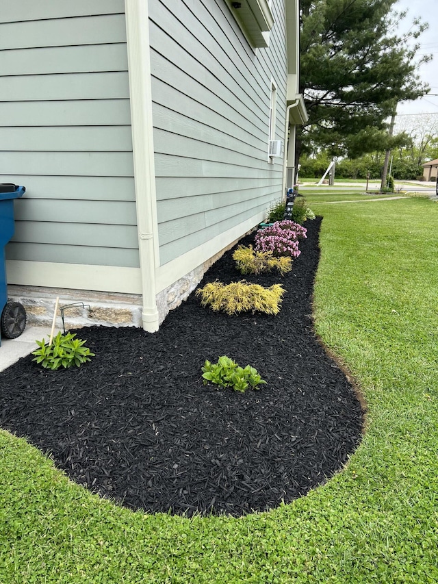 98 S Main St, Dry Ridge, KY 41035 - view of side of property featuring a lawn