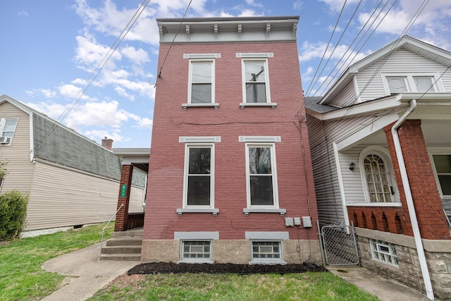 511 Highland Pike, Covington, KY 41014 - view of front of property featuring a gate and brick siding