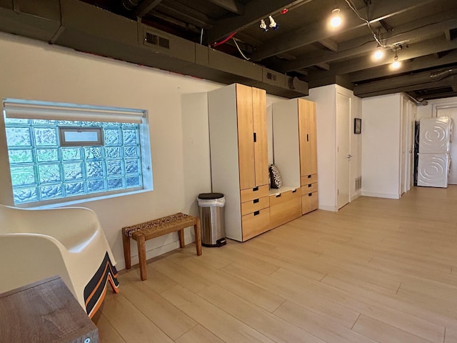 540 Summer Dr, Williamstown, KY 41097 - interior space featuring visible vents and light wood-style flooring