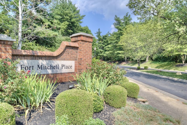 2141 Tantallon Dr, Fort Mitchell, KY 41017 - view of community sign