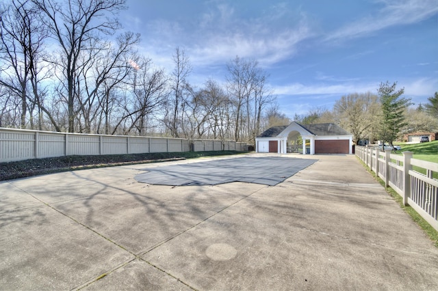 2141 Tantallon Dr, Fort Mitchell, KY 41017 - exterior space featuring fence and driveway