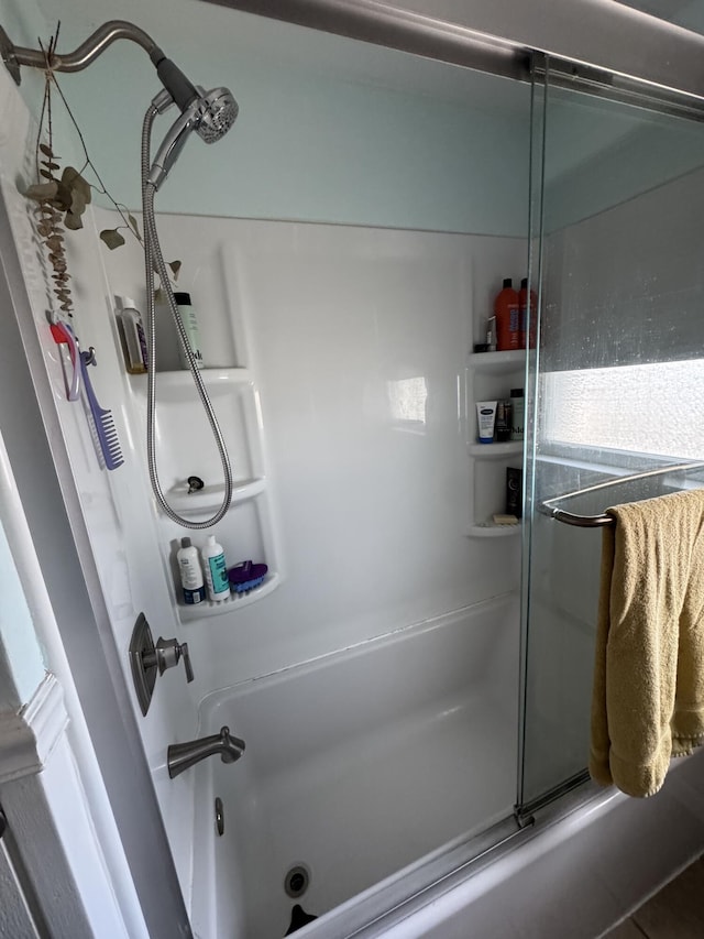 full bathroom featuring enclosed tub / shower combo