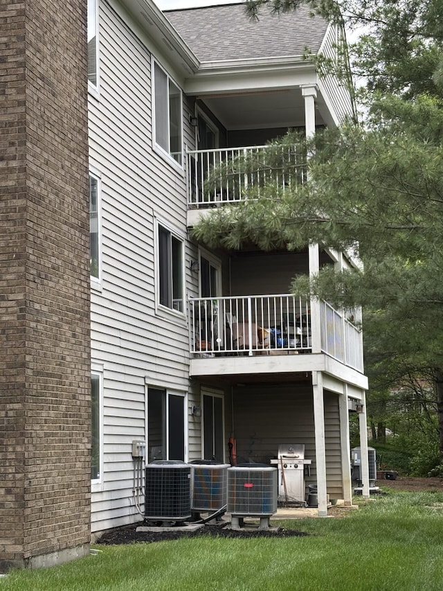 207 S Watchtower Dr Unit 203, Wilder, KY 41076 - view of property featuring central AC unit