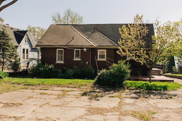 2225 Oakland Ave, Covington, KY 41015 - view of front facade with brick siding and a shingled roof