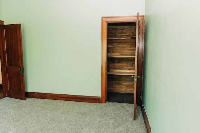 2225 Oakland Ave, Covington, KY 41015 - carpeted bedroom featuring baseboards