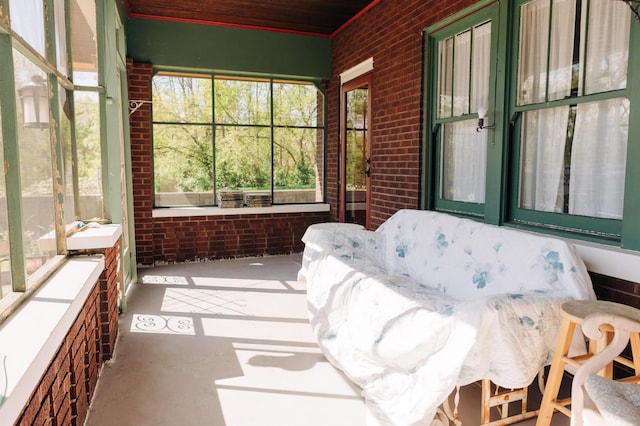 2225 Oakland Ave, Covington, KY 41015 - view of sunroom / solarium